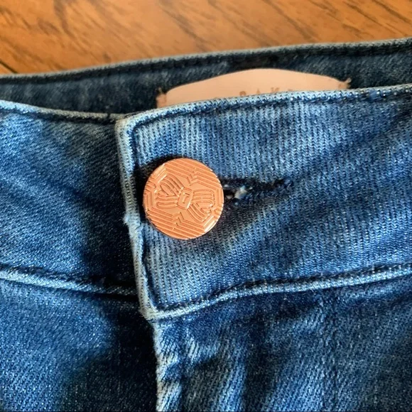 Floral Embroidered Blue Jeans - Picture 4 of 9